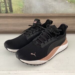 Girl's Athleisure Puma Pacer Easy Street Sneaker size Youth 5 C Black Rose Gold